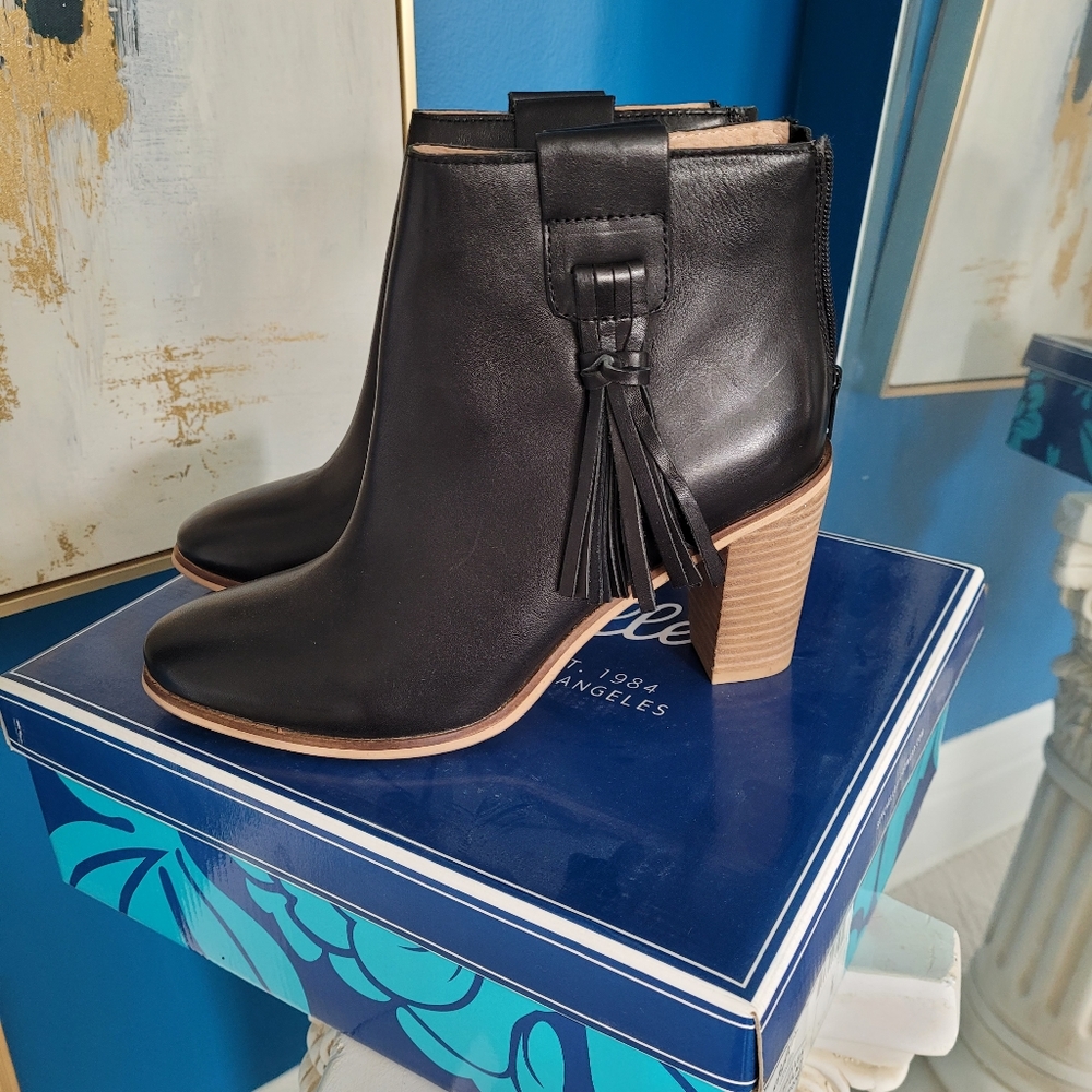 NIB Seychelles Raft Leather Black Booties